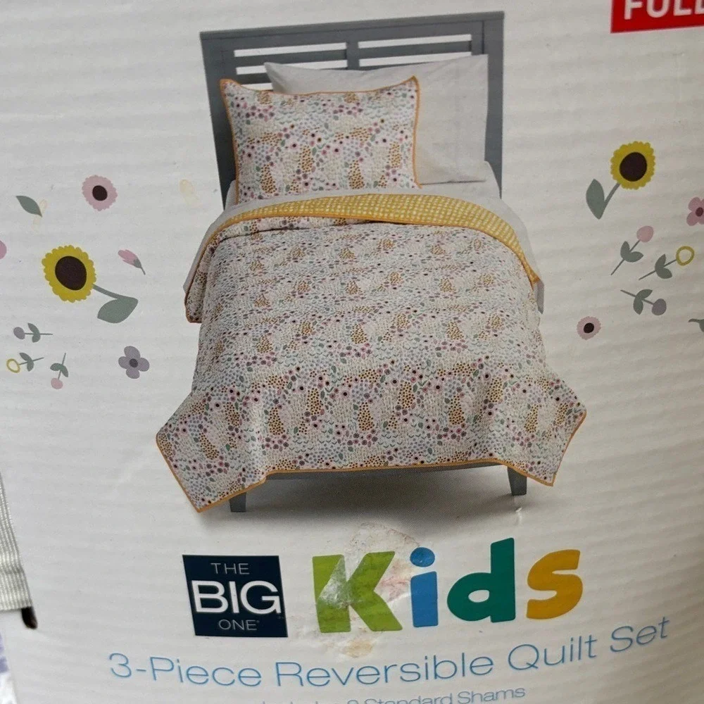 The Big One Kids Flower Checkered 3 Piece Reversible Comforter Quilt Full/Queen